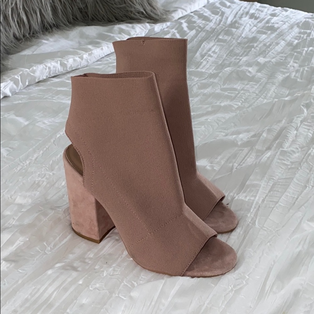 steve madden sz 8 rose gold sock heel